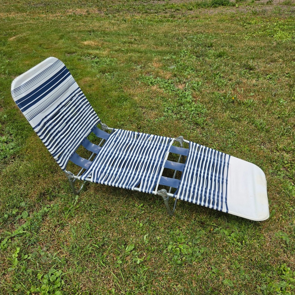 Vintage Tri Fold Jelly‎ Lounge Chair Blue White Striped Folding Beach Patio